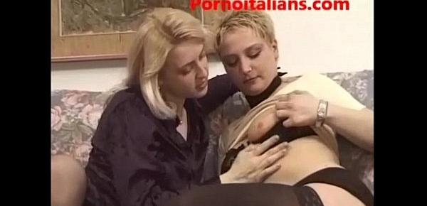  Lesbiche italiane troie ITALIAN LESBIAN